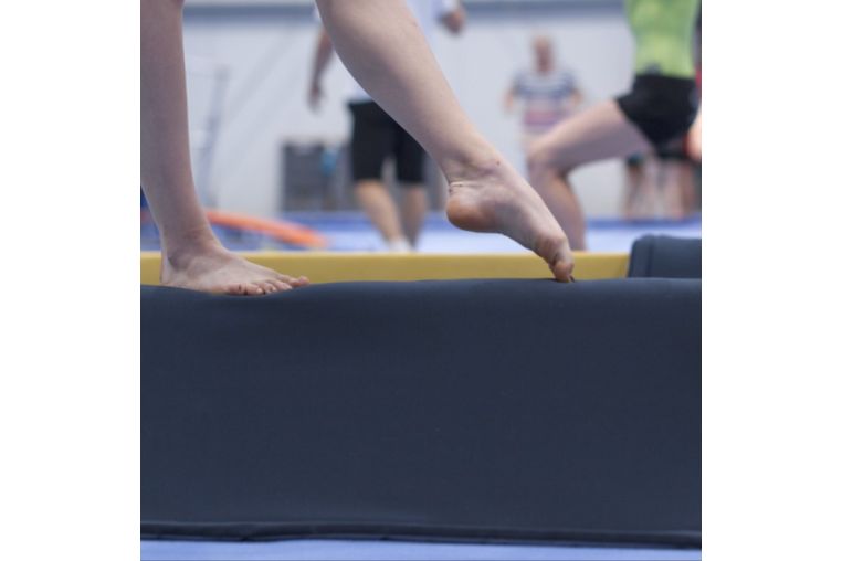 Мат Multi для бревна гимнастического изготовлен из мягкого пеноматериала SPIETH Gymnastics 1540620 фото 4